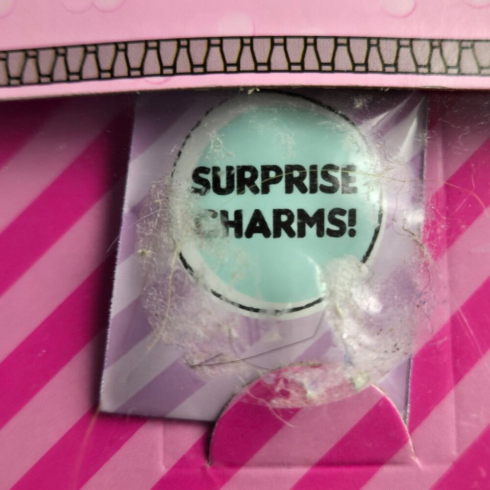 LOL Surprise! Interchangeable Charm Bracelet With 3 Charms (2 Surprises) - Picture 7 of 9
